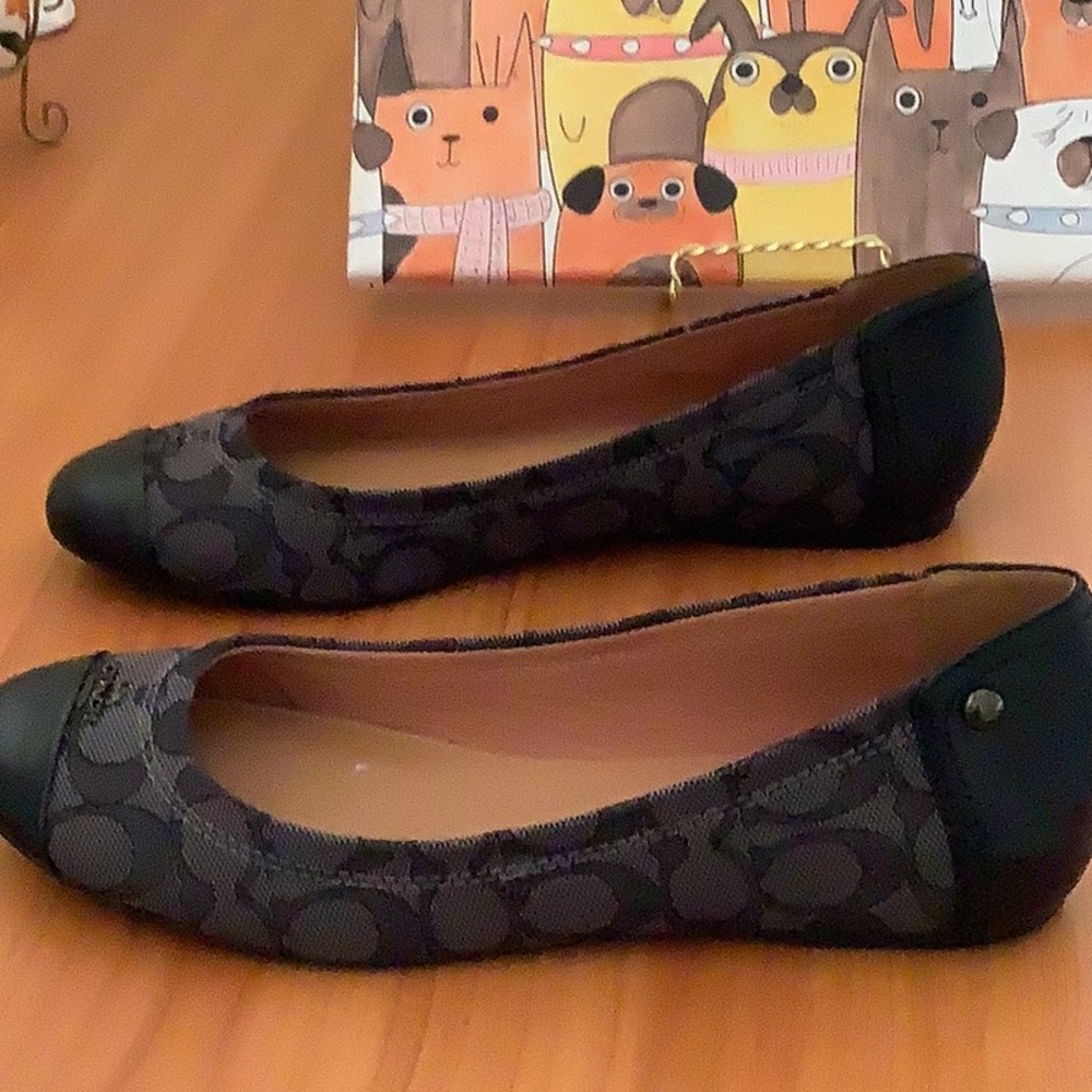 Coach Chelsea Monogram Flats 🖤🖤🖤🖤 - Picture 9 of 10